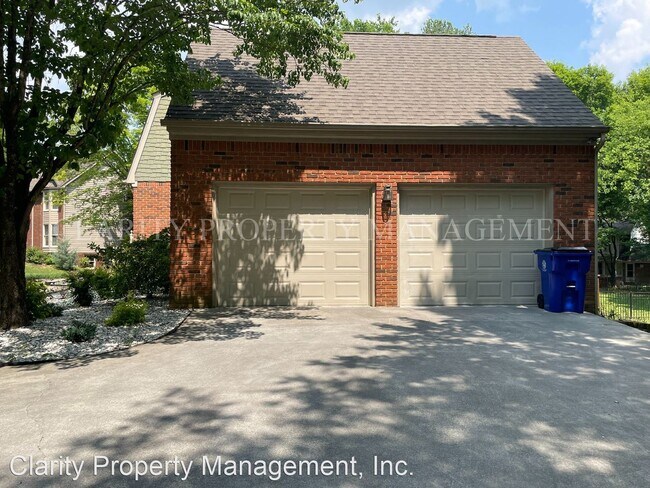 Building Photo - 4 br, 2.5 bath House - 1010 Bramblewood Tr...
