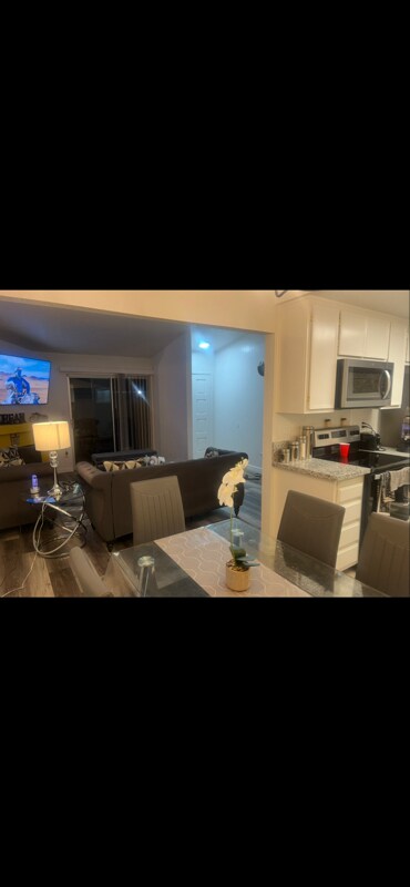 Foto del edificio - 1313 Floyd Ave