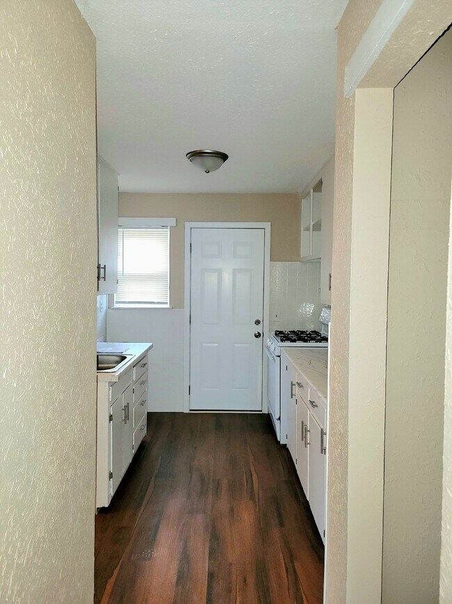 Foto del edificio - Section 8 Approved! 1 bedroom 1 bathroom w...