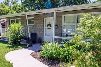 Building Photo - 15 Clinton Dr