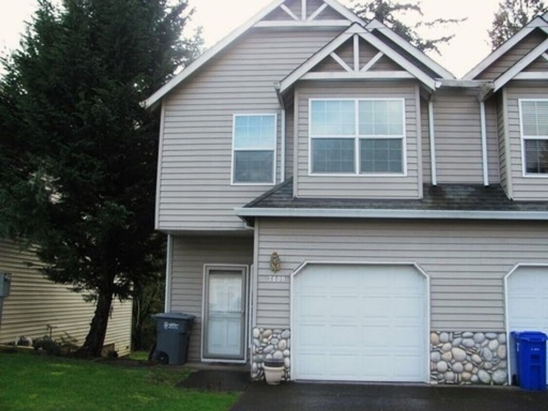 Foto principal - 7400 NE Shaleen St