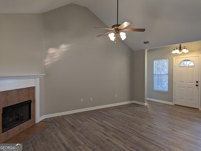 Building Photo - 509 Wisenbaker Rd
