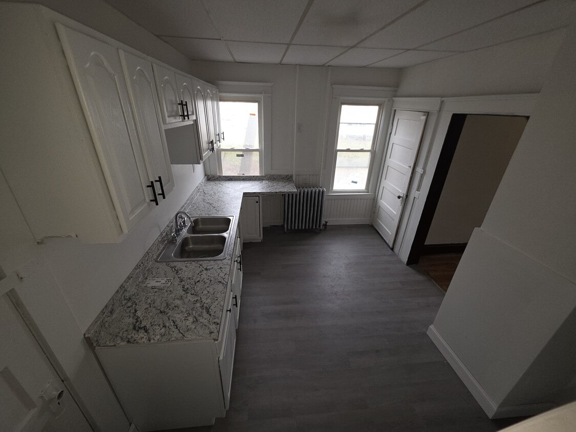 Photo - 3714 S Salina St (Syracuse, NY)