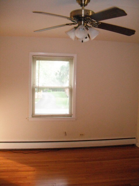 Building Photo - 1346 Woodview Ln