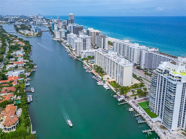 Foto del edificio - 5600 Collins Ave