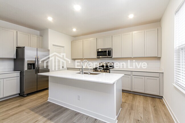 Building Photo - 802 Penrose Pl