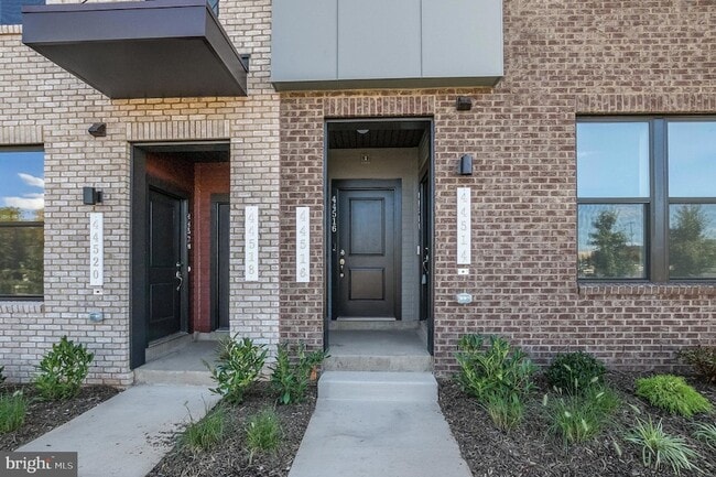 Building Photo - 44514 Wolfhound Sq