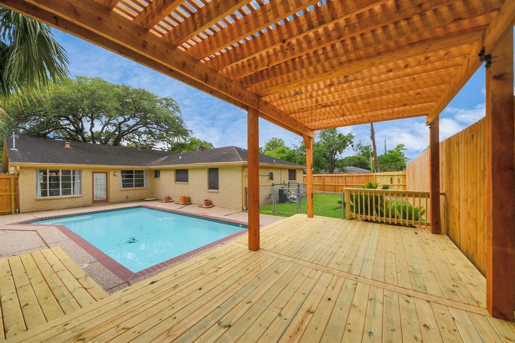 Foto principal - 9422 Val Verde St