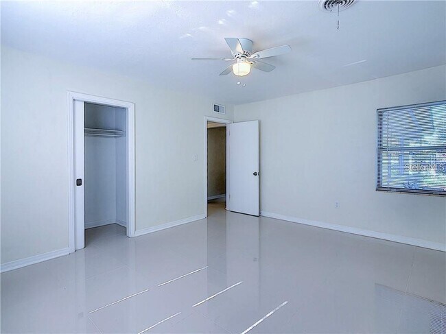 Building Photo - 525 Kilshore Ln