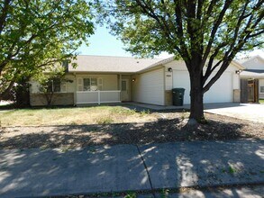 Building Photo - 2989 Summerbrook Dr