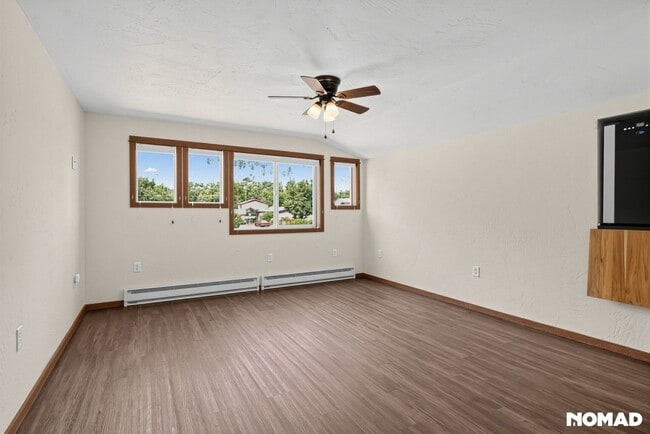 Building Photo - 361 Randles St