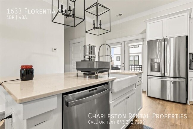 Building Photo - 1633 Florentia St