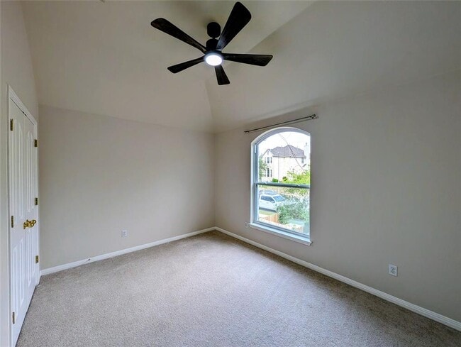 Building Photo - 2901 Cashell Wood Dr