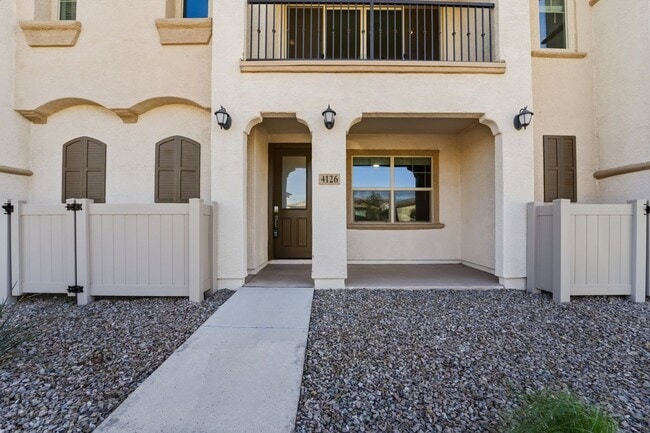 Foto del edificio - ** Like new Luxurious Modern townhome with 2 Master Suits in Warner Meadows**