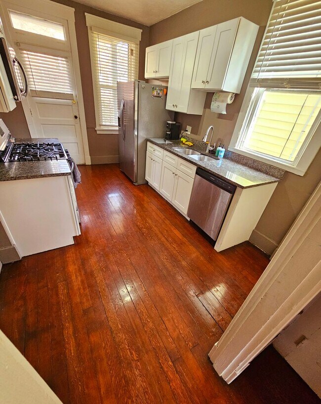 Foto del edificio - 3842 Baytree St