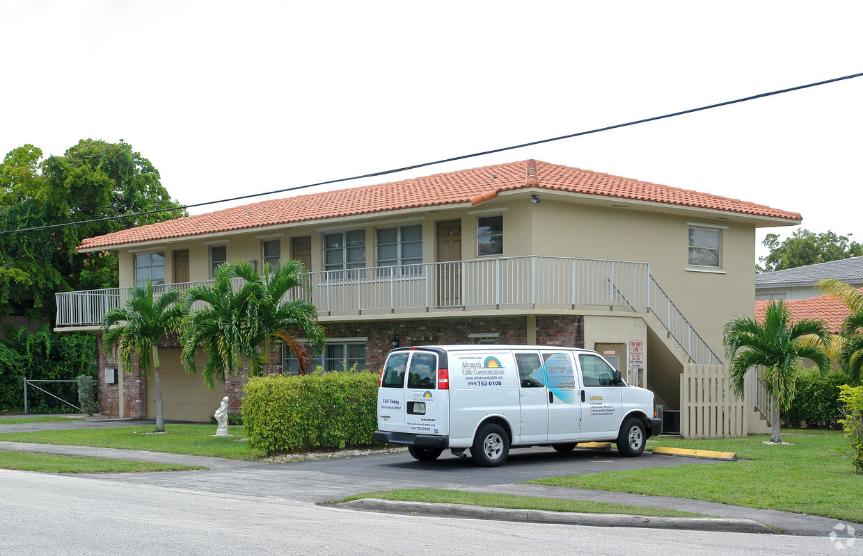Building Photo - Village Green