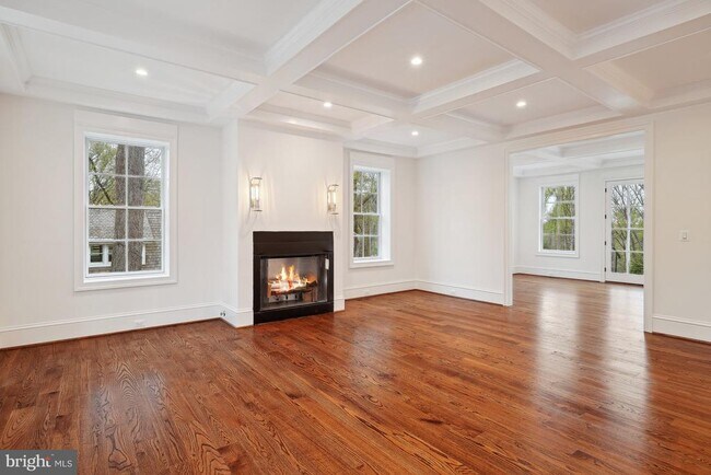 Building Photo - 6116 Old Dominion Dr