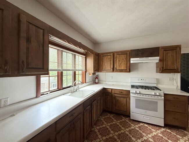 Foto del edificio - 186 Powder House Blvd