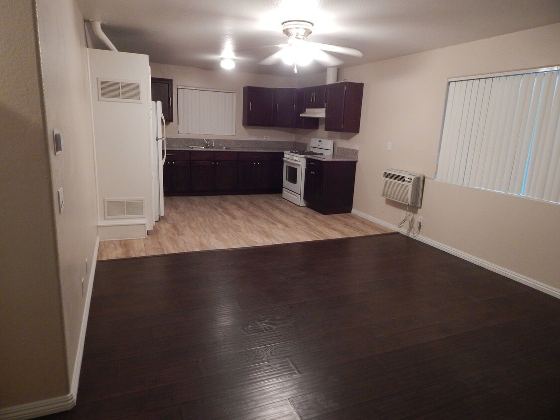 Kitchen - 5605 Carlota Blvd