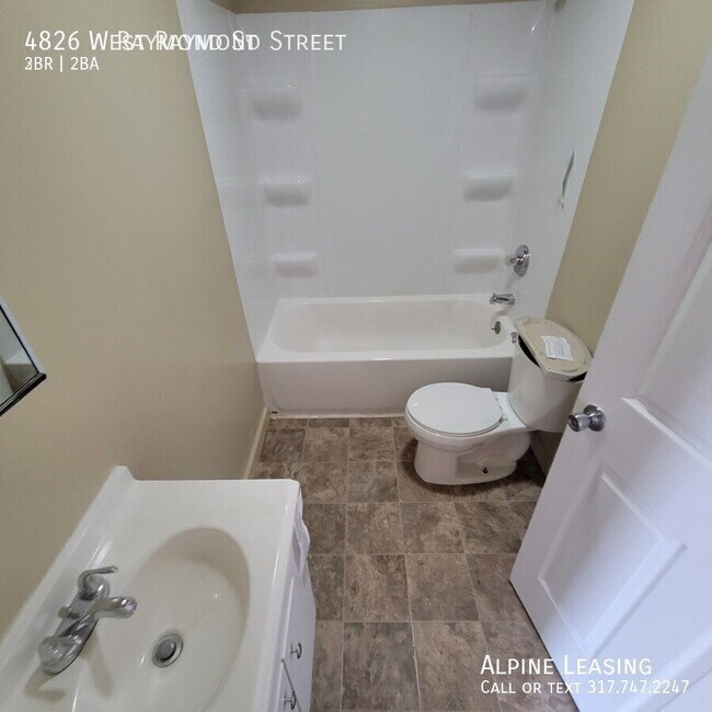 Foto del edificio - 4826 W Raymond St