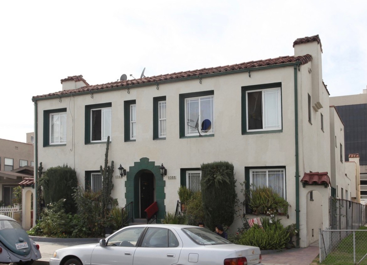 Foto del edificio - 1049-1055 Lime Ave