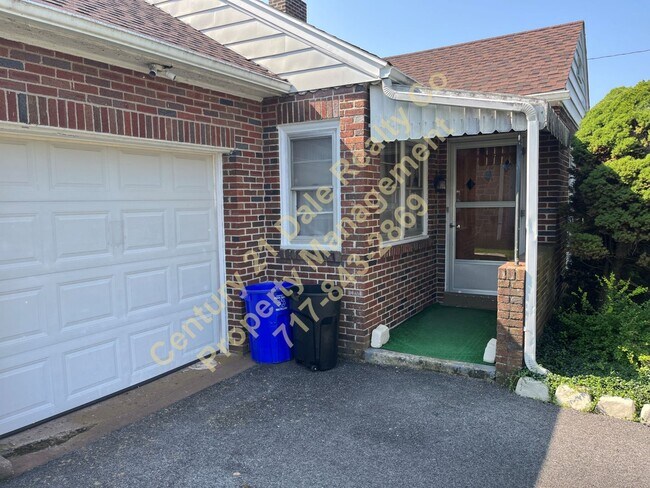 Foto del edificio - Lovely 3 Bedroom 1 bath all One Level Home...