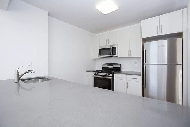 Building Photo - 321 East 3rd Street