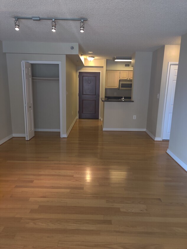 4801 Fairmont Ave Unit 301, Bethesda, MD 20814 Condo for Rent in