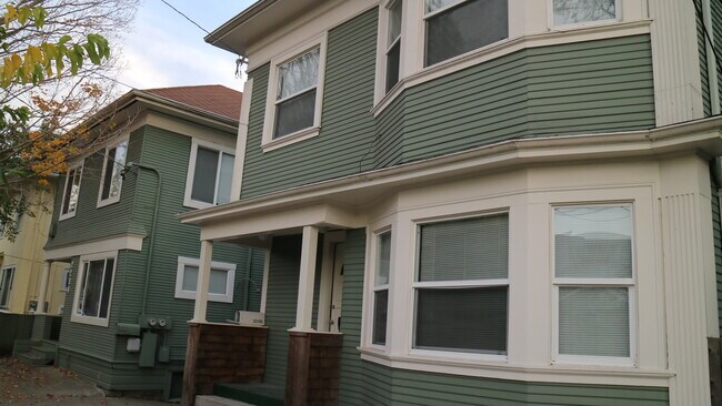 Foto del edificio - 2210 Parker St