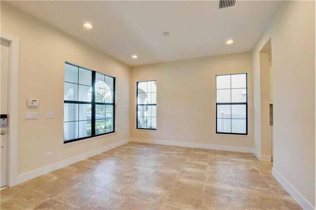 Foto del edificio - 13221 Alton Rd