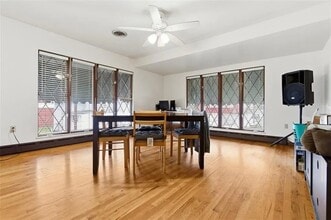 Building Photo - 100 S 12th St