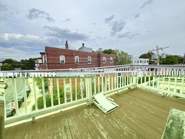 Building Photo - 58 Mansfield St