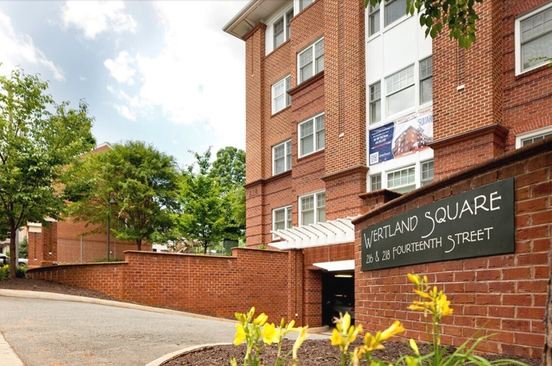 Foto principal - 218 14th St NW
