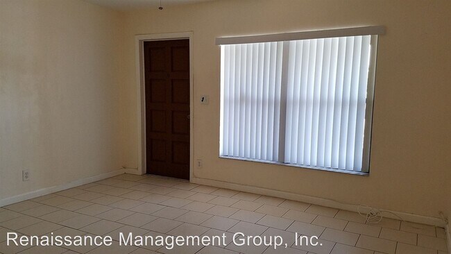 Foto del edificio - 2 br, 1 bath House - 5208 NE 1st Terrace