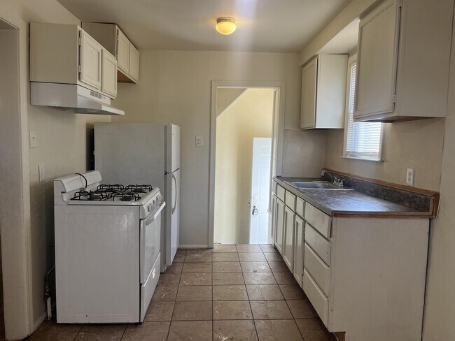 Foto del edificio - 16630 Eastburn St