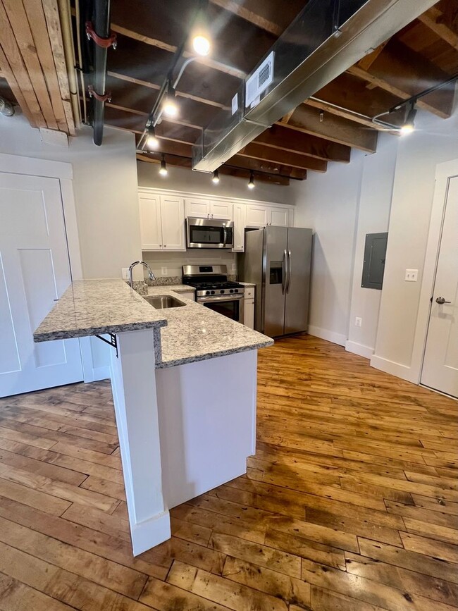 Building Photo - Beautiful 2 Bed in Historic Downtown Frede...