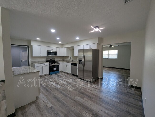 Foto del edificio - 935 NE 5th Terrace
