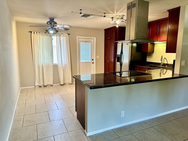Discover this Charming 2-Bedroom - Tempe -... - Discover this Charming 2-Bedroom - Tempe -... House