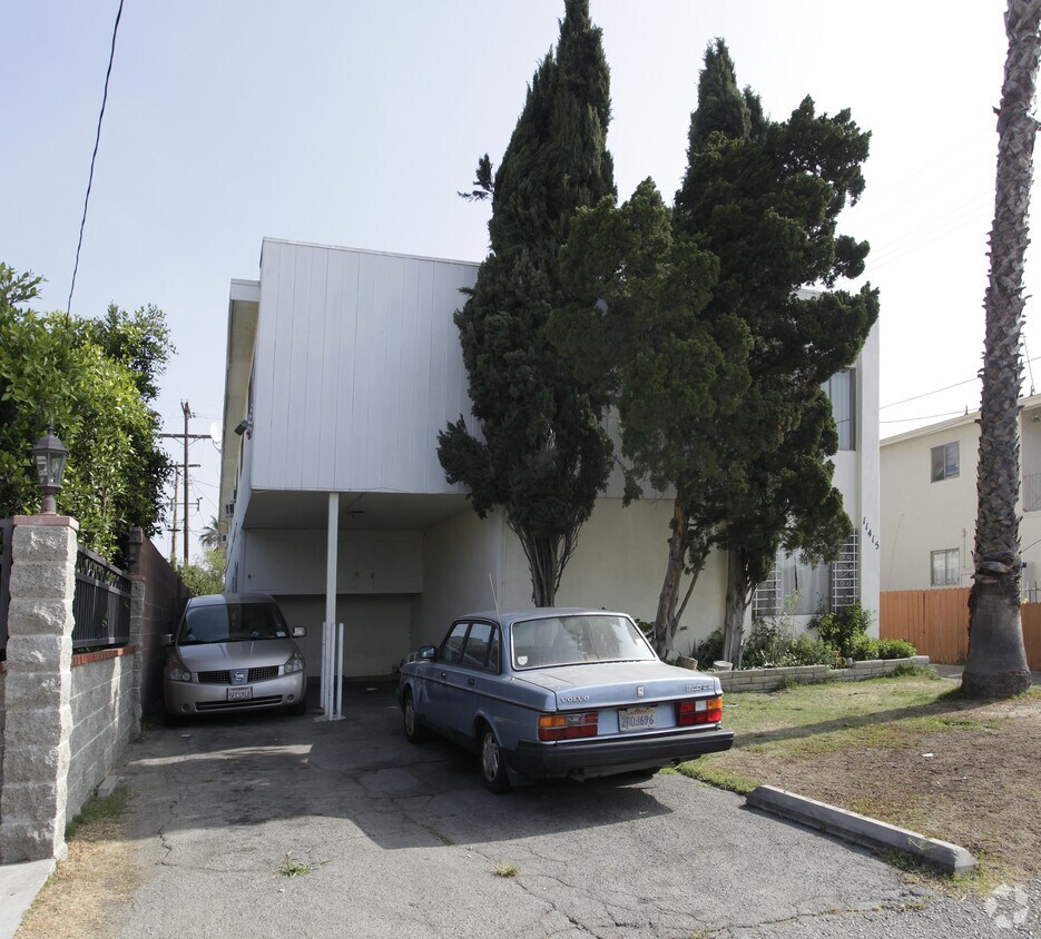 Building Photo - 11415 Calvert St