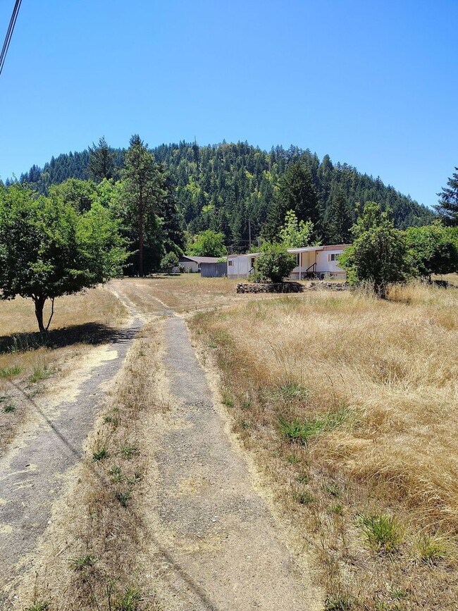 Foto del edificio - Quiet 2bedroom 1 bath mobile in Country