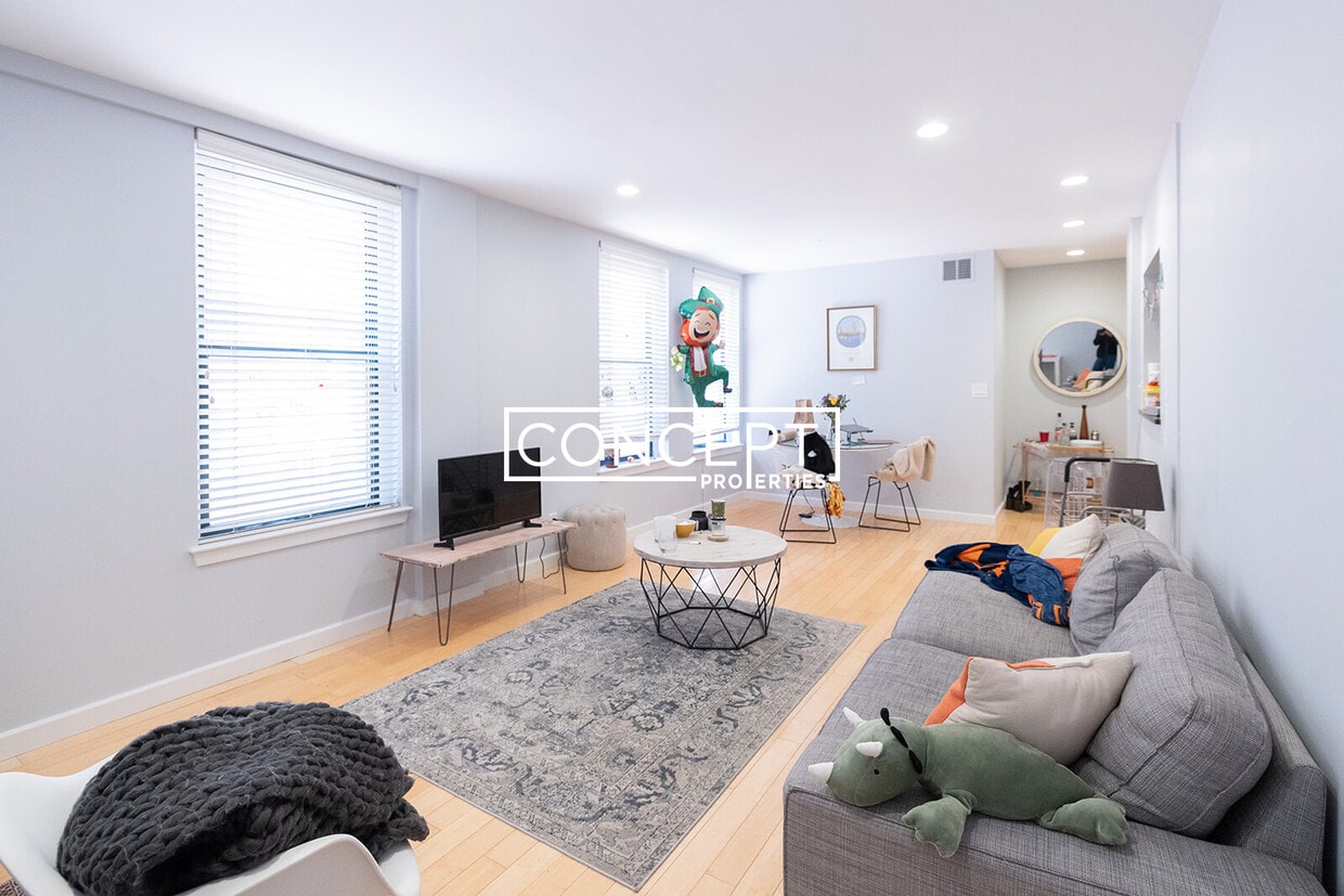 Foto principal - 1661 Washington St