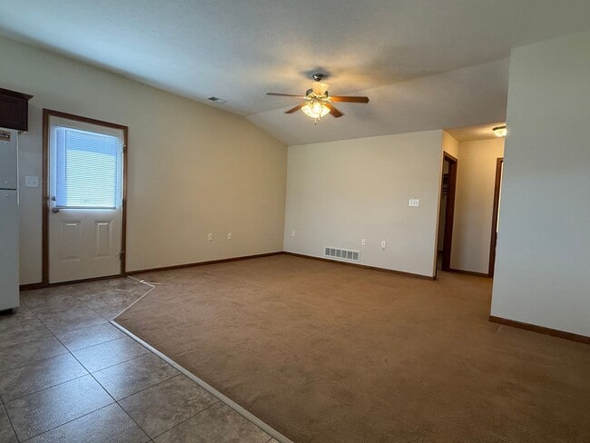 Building Photo - 530 Grainfield St