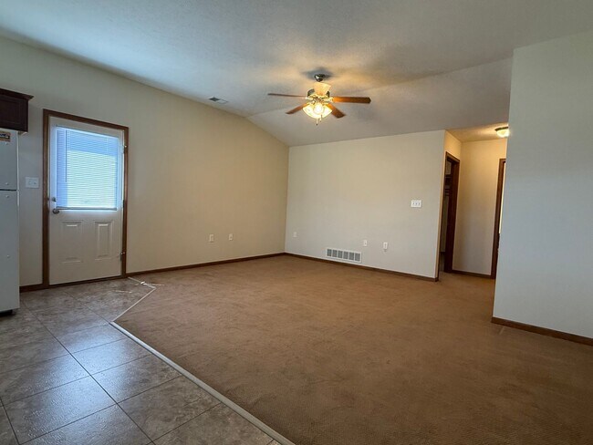 Foto del edificio - 530 Grainfield St