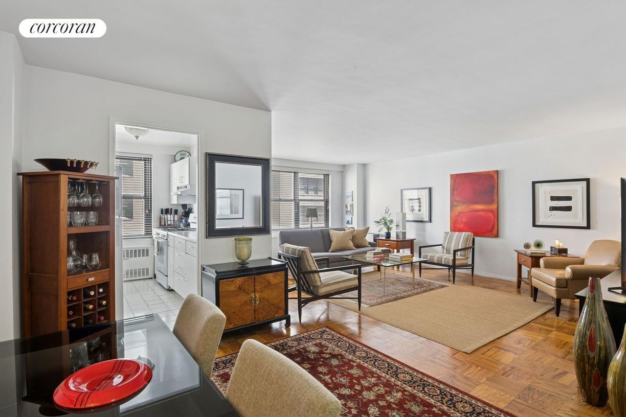 Primary Photo - 225 E 57th St