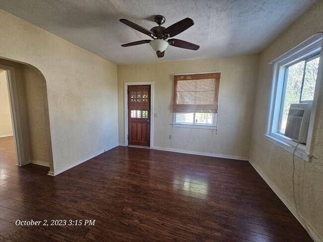 Building Photo - 1940's updated bungalow.