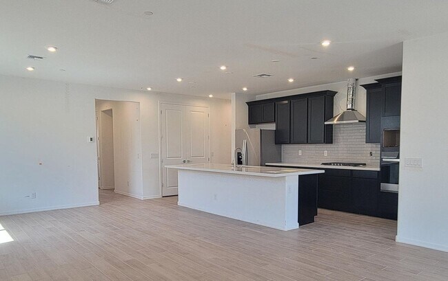 Foto del edificio - Brand new home in Vistancia/ $500 off move in by 11-1-2025 ***