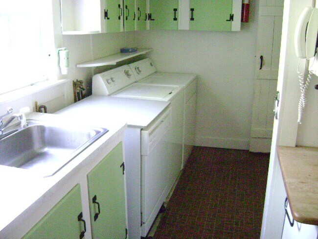 Foto del edificio - 80 N Main Ave