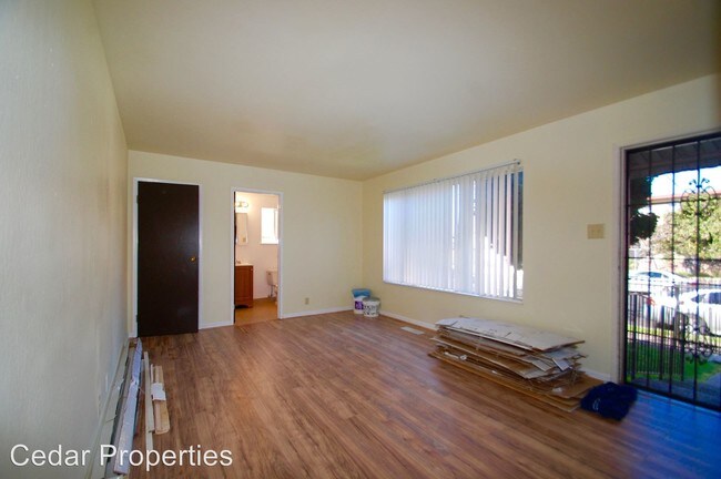 Foto del edificio - 1616 Russell St