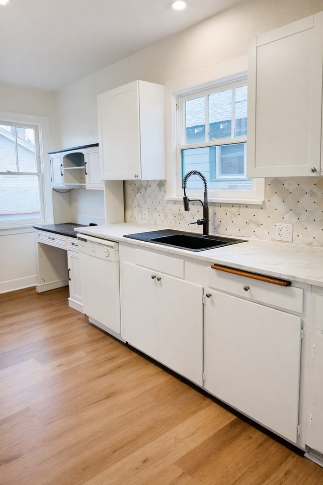 Building Photo - Charming Freshly Remodeled Home Steps from Kendall Yards & Centennial Trail