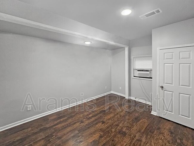 Building Photo - 1519 Olympian Way SW